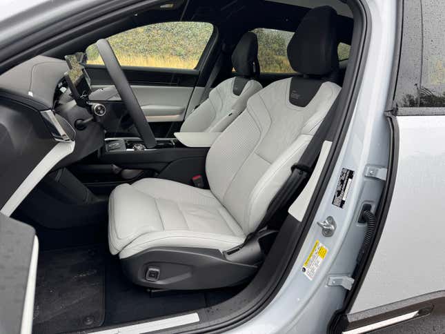 Front seats of a grey Polestar 3