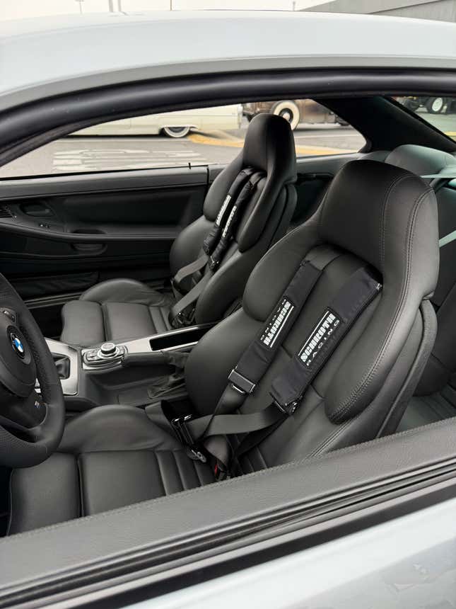 Seats of the silver BMW 858 CSL